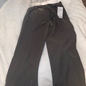 lululemon noir pants